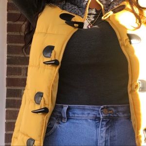 Yellow Puffer Vest 🍂❄️